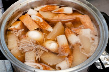 Taze pişmiş Japon yemeği.