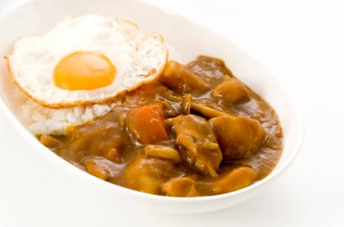 Yumurtalı köri ve pilav.