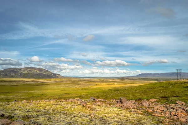 Islandês paisagem colorida e selvagem no verão — Fotografia de Stock