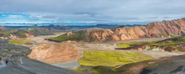 Landmannalaugar renkli dağların panoramik görünüm
