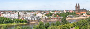 Elbe, Katedrali ve tarihi kent Magdeburg panoramik manzaralı