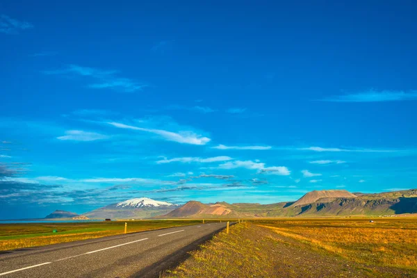 Vista panorámica del paisaje islandés — Foto de Stock