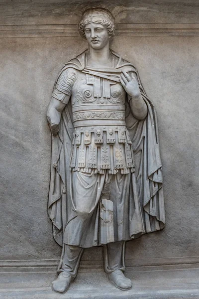 Standbeeld van een nobel Romeinse warrior, Rome, Italië — Stockfoto