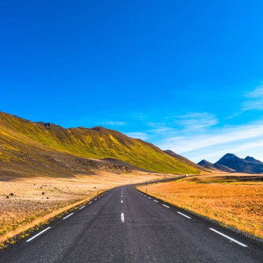 İzole yol ve İzlanda, İzlanda renkli yatay,