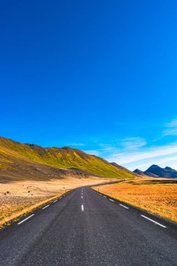 İzole yol ve İzlanda, İzlanda renkli yatay,