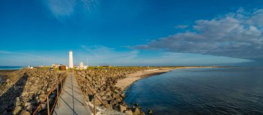 Günbatımı sahil İzlanda üzerinde panoramik