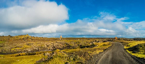 Panoramablick auf den Sonnenuntergang am Meer auf Island — Stockfoto