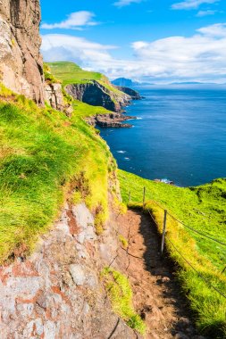 Mykines, Faroe Adaları ve Kuzey Atlantik pu manzarayı