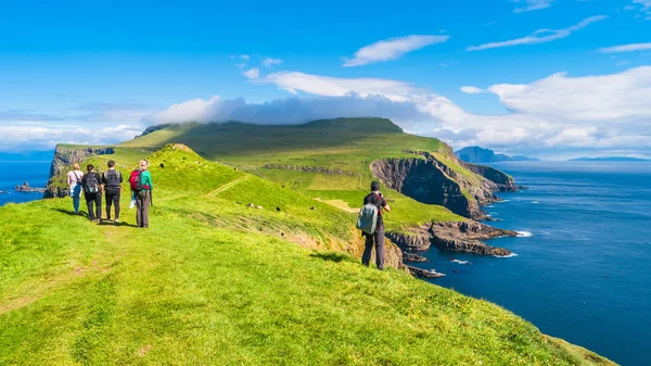 Vista panorâmica de Mykines nas ilhas Faroé e no Atlântico Norte Fotografias De Stock Royalty-Free
