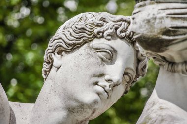 Rosenstein Park Stuttgart güzel perileri heykeli