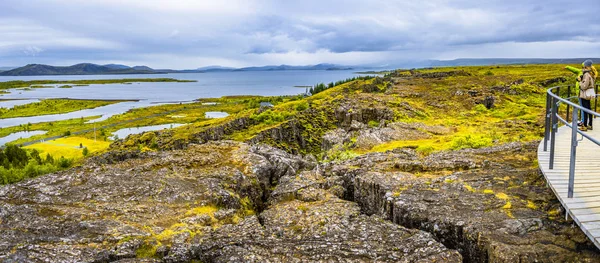 Панорамний вид на Національний парк Thingvellir і Pingvallavatn на — стокове фото