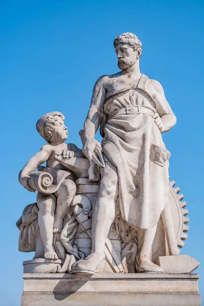 Sculpture of mechanic and his scholar on Zoll Bridge in Magdebur — Stock Photo, Image