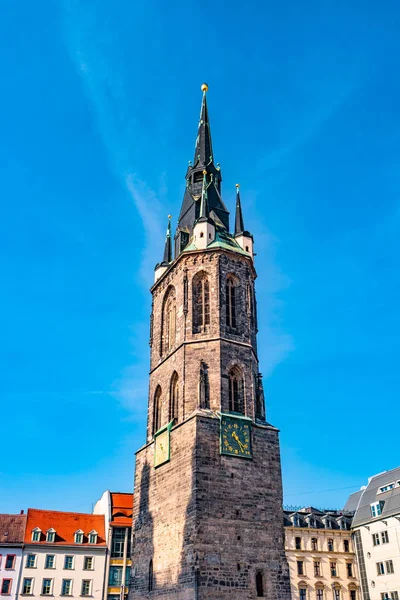 Utsikt över Röda tornet, Roter Turm, i Halle (Saale), Tyskland — Stockfoto