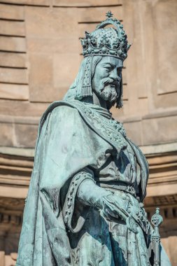 Kral Charles IV Charles adlı heykeli (Karluv en) Köprüsü Kulesi 
