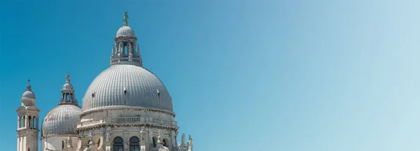 Panoramautsikt över Basilica di Santa Maria della Salute som en bann — Stockfoto