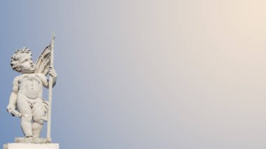 Mavi gökyüzünün önünde, çatıda, güzel bir melek.