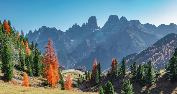 国立公園の魔法のドロマイトのピークのパノラマビューTh — ストック写真