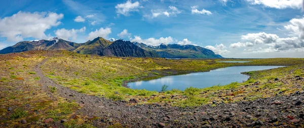 Panoramiczny Widok Szorstki Kolorowy Krajobraz Islandii Lato — Zdjęcie stockowe