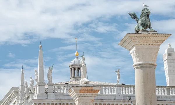 Panoramautsikt Över San Marco Square Tak Torn Skulpturer Och Symbolen — Stockfoto