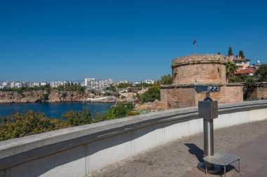 Antalya, Akdeniz ve gezici teleskop manzarası, Türkiye, yaz