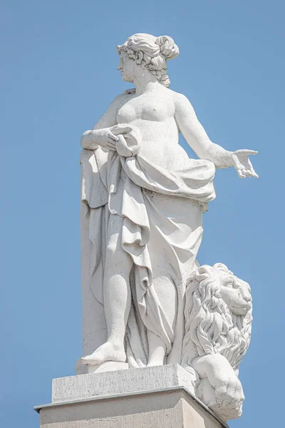 Antiga Estátua Telhado Superior Sensual Renascença Italiana Era Rococó Mulher — Fotografia de Stock