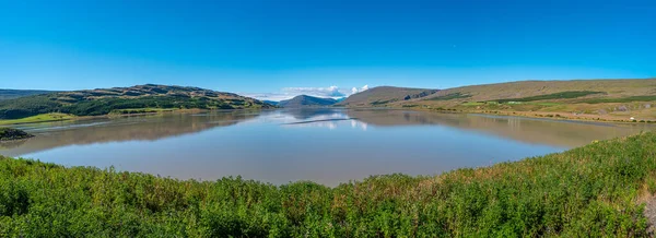 Güneşli Bir Günde Mavi Gökyüzünde Zlanda Daki Büyük Lagarfjot Gölünün — Stok fotoğraf