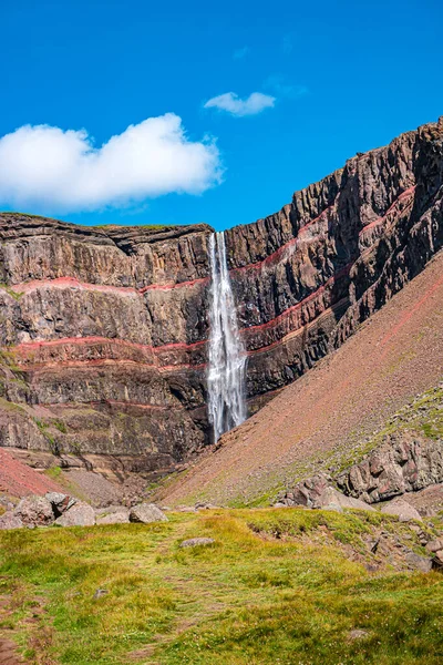 Bella Alta Cascata Islandese Hengifoss Sentiero Escursionistico Esso Islanda Giornata — Foto Stock