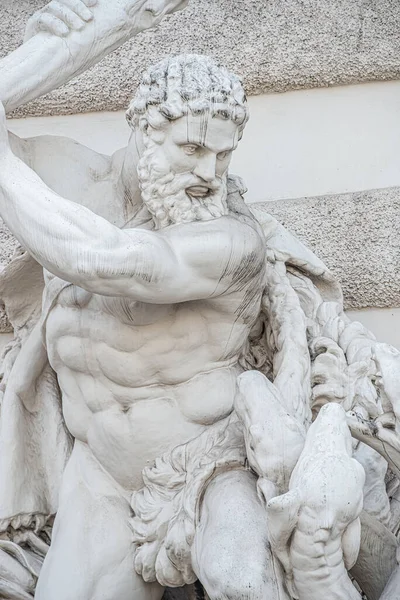 Estatua Lucha Hércules Con Club Una Hidra Serpiente Como Monstruo —  Fotos de Stock