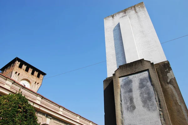 タワー、モンテッキオ ・ エミリアに戦争記念館 — ストック写真