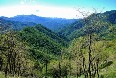 Dağlar ve vadiler Forcella Pass - Borzonasca, Genova, Liguria, İtalya.
