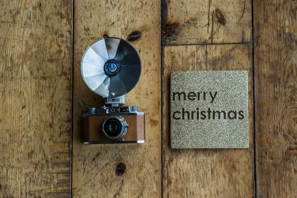 Vintage fotoğraf makinesi ve mutlu Noeller
