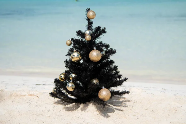 Kerstmis handgemaakte decoratieve ornamenten voor het ontwerp — Stockfoto
