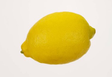 limon beyaz arkaplanda izole