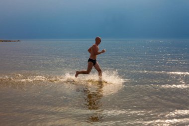 Denizde çalıştırmak günbatımı