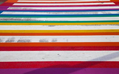 Yaya geçidinin gökkuşağı arkası