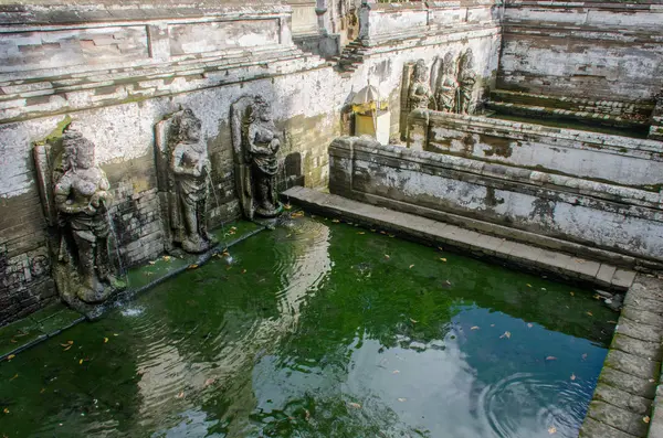 Baños de templo en Goa Gajah, Bali — Foto de Stock