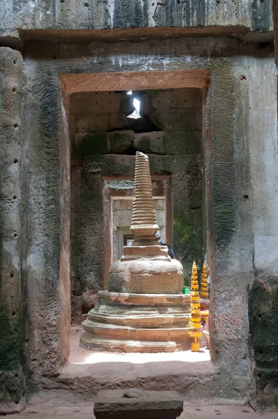 Tapınak stupa Angkor içinde