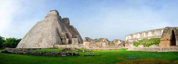 Adivino - Sihirbazın Piramidi veya Cüce Piramidi - Maya Uxmal tapınağının en ikonik yapılarından biridir.