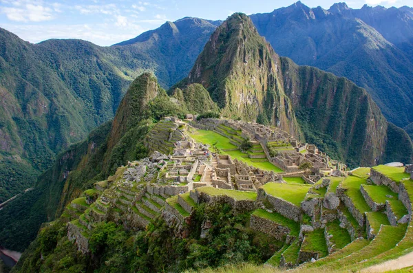 Machu Picchu 'nun ikonik manzarası, Cusco ve Unesco' nun Kutsal Vadisi 'ndeki 15. yüzyıl kalesi.