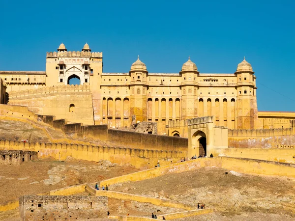 Hindistan, Rajasthan 'daki Amber Kalesi' nin turuncu cephesi.