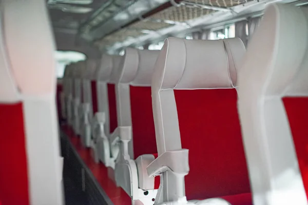 Interior dentro do ônibus com assentos . — Fotografia de Stock