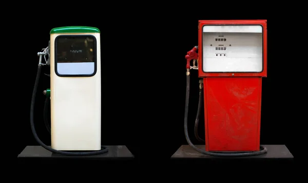Deux stations essence rétro isolées sur noir . — Photo
