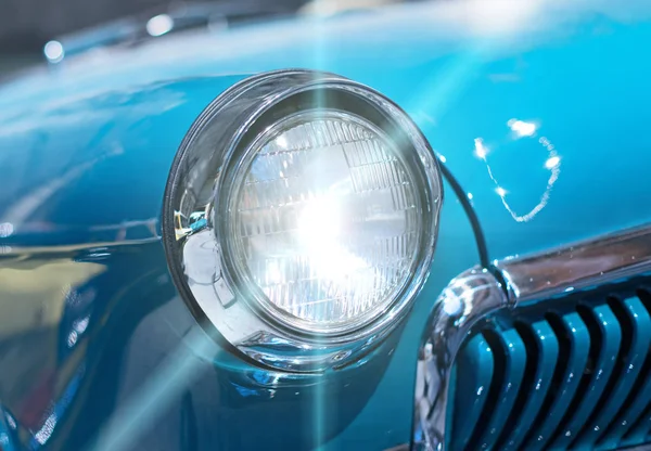 Close-up view of retro car headlight. — Stock Photo, Image