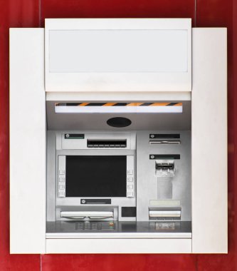 Sokakta yerleşik Atm makine.