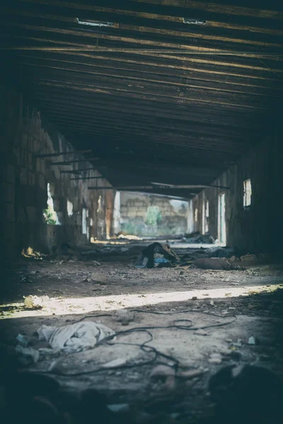 오래 된 건물을 포기 하는 인테리어. — 스톡 사진
