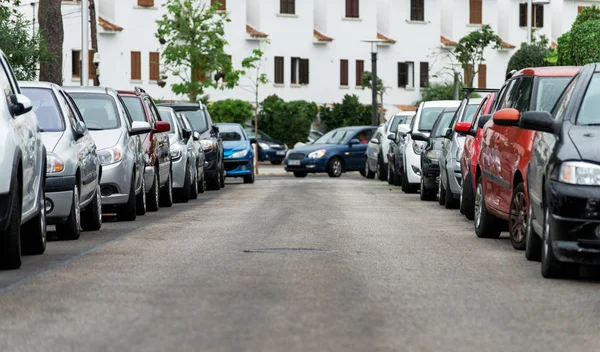 Cars parked along the street. — Stock Photo, Image