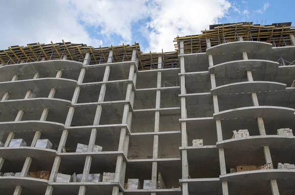 Yeni modern konut bina yapım aşamasında.