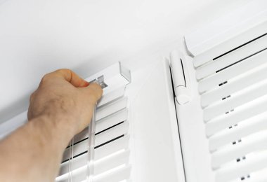 Venedik yükleme adam üstünde pencere eşiği kör ediyor..