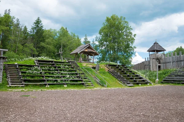 Vikings pátio da aldeia na Estónia . — Fotografia de Stock