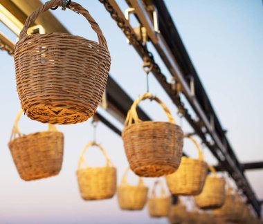 Konveyör bant seaport sepetleri ile.